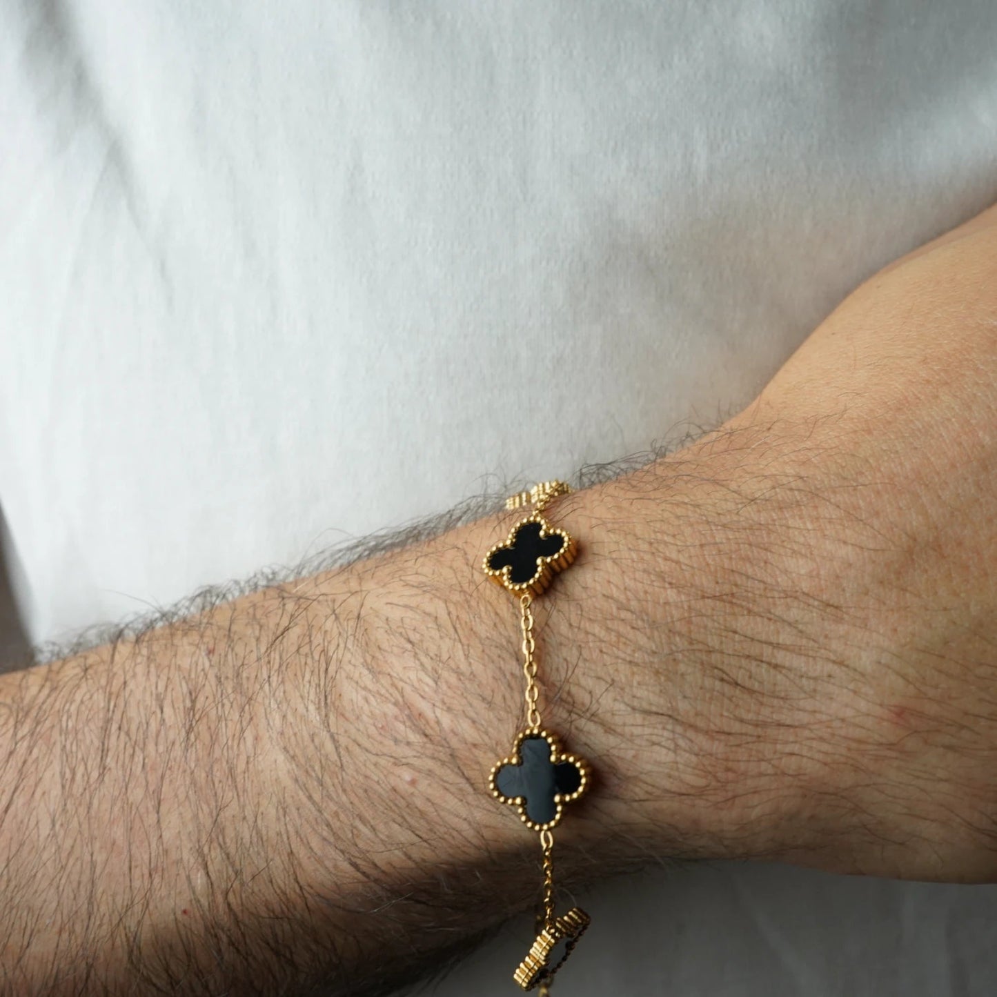 BRAZALETE CLOVER - GOLD ONIX - ATHEREOS