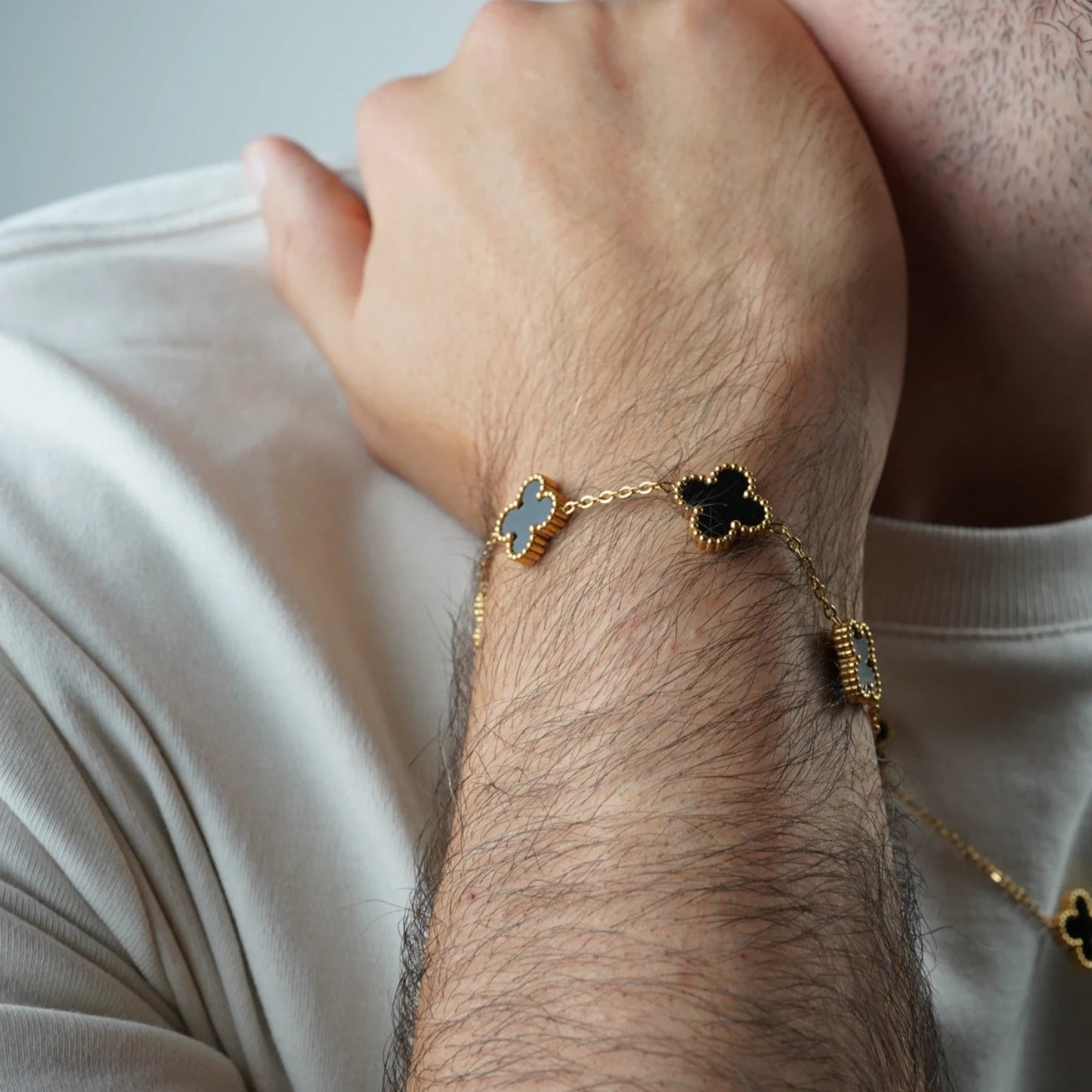 BRAZALETE CLOVER - GOLD ONIX - ATHEREOS