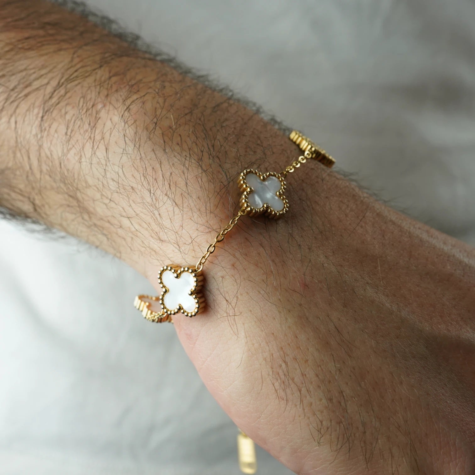 BRAZALETE CLOVER - GOLD NACAR - ATHEREOS