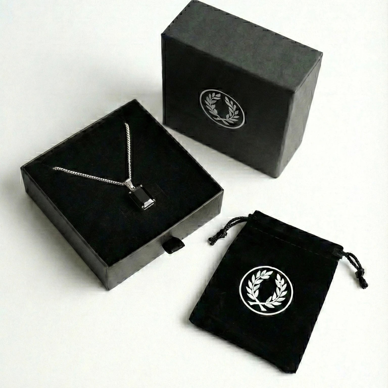 COLLAR ONYX - SILVER - ATHEREOS